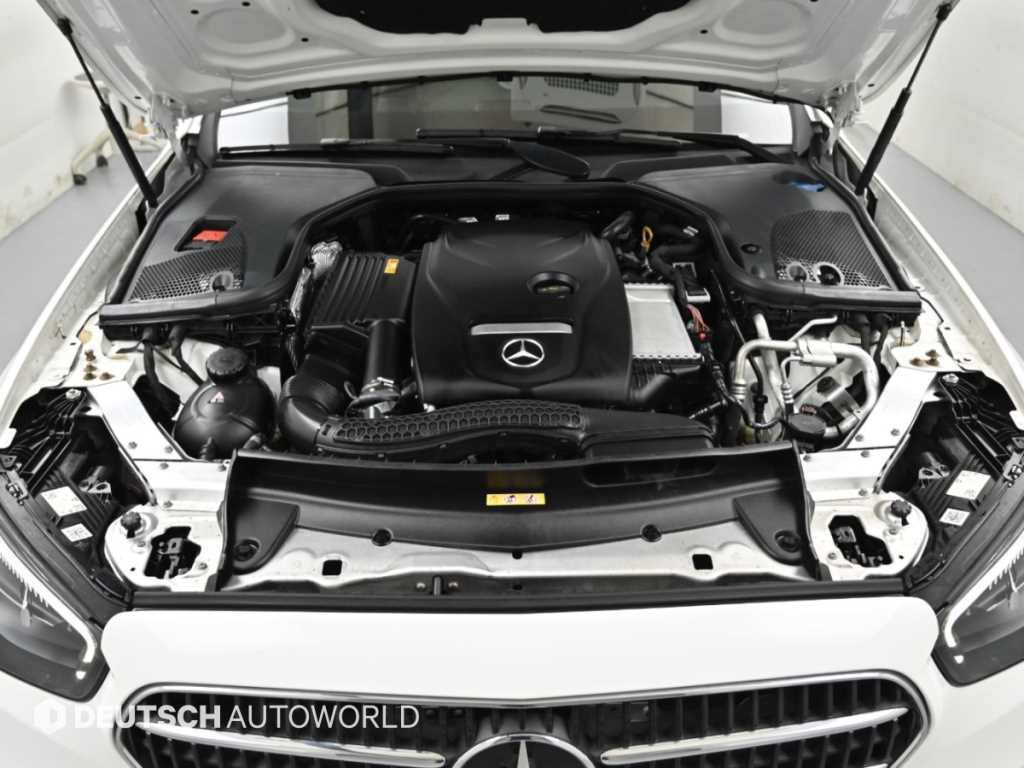 Mercedes-Benz E-Class — photo 06