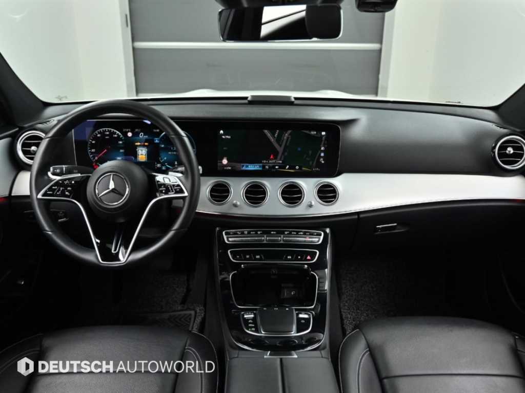 Mercedes-Benz E-Class — photo 07