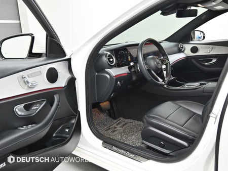 Mercedes-Benz E-Class — photo 11