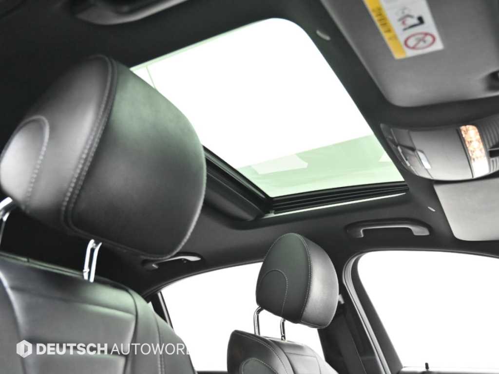 Mercedes-Benz E-Class — photo 18