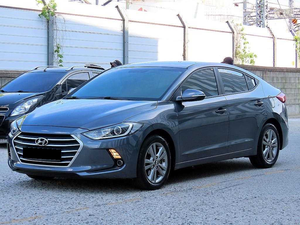 Hyundai Avante — photo 02