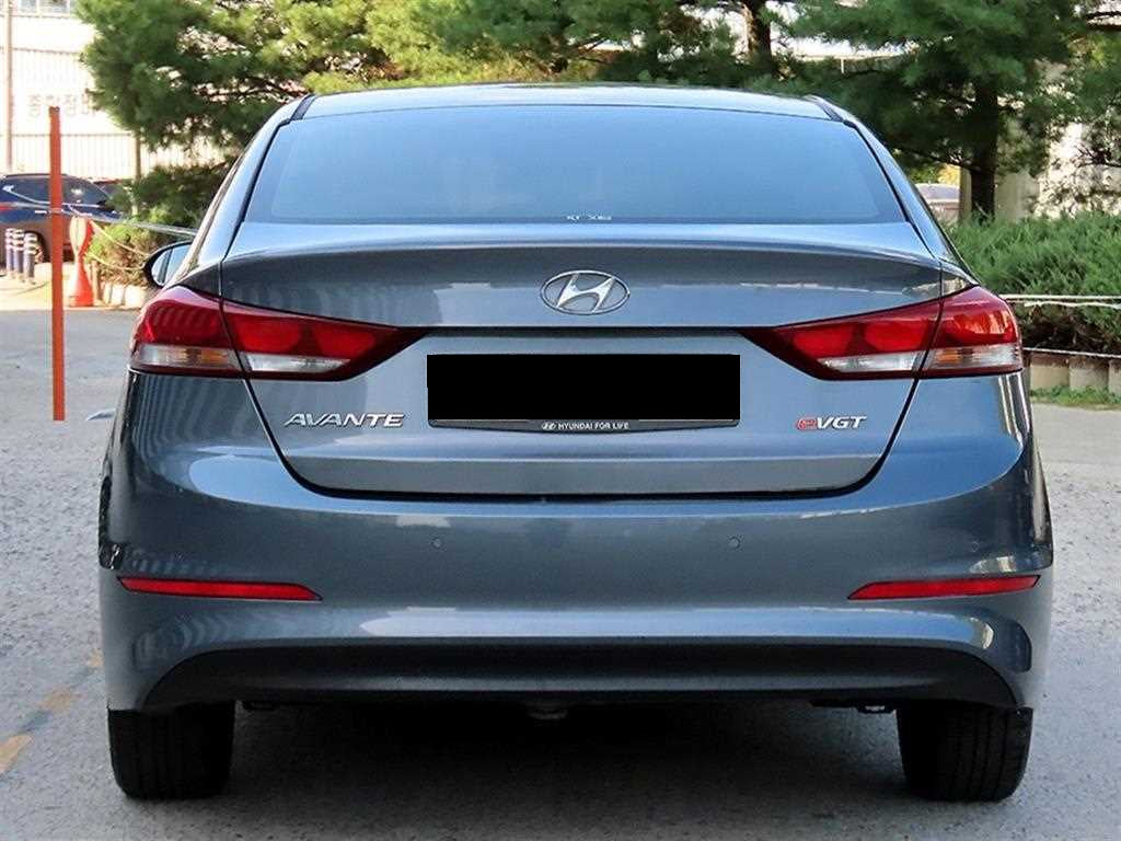 Hyundai Avante — photo 04