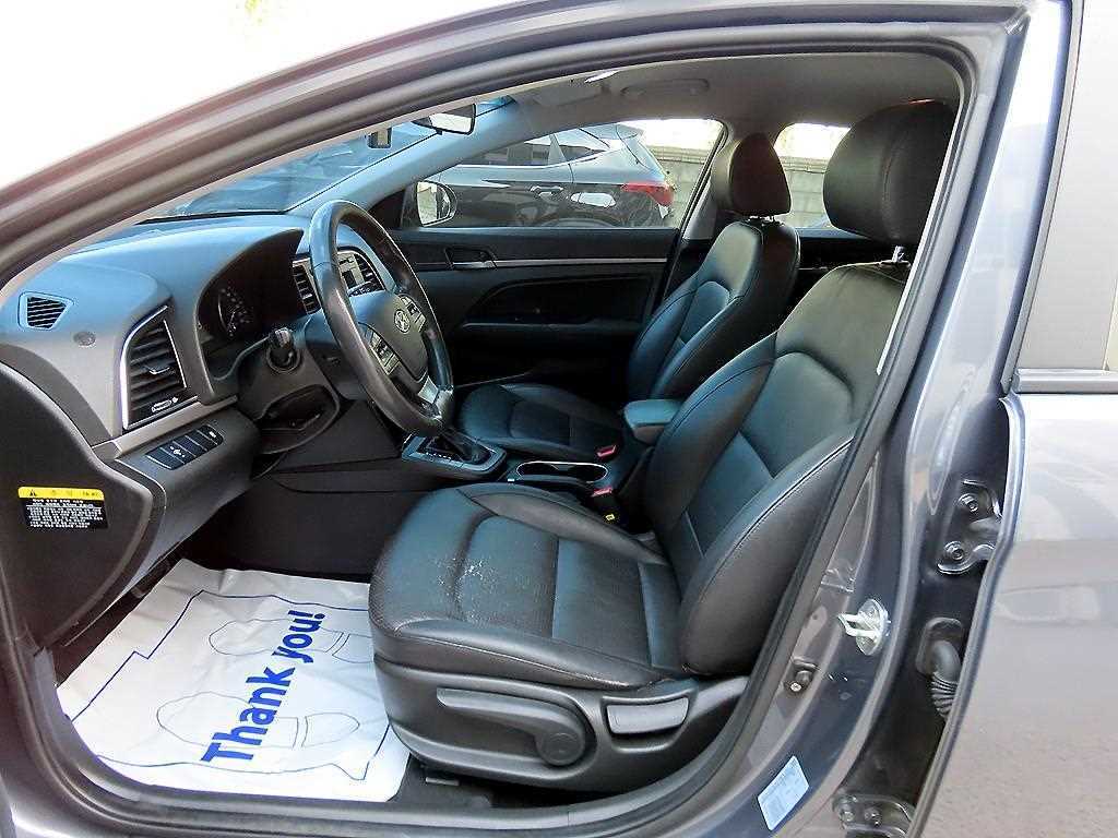Hyundai Avante — photo 05