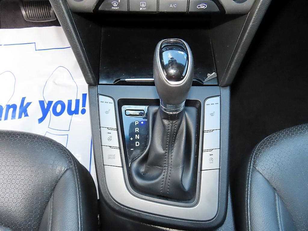 Hyundai Avante — photo 10