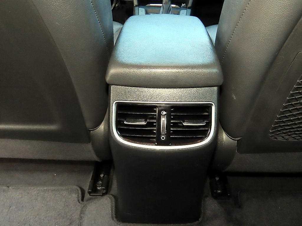 Hyundai Avante — photo 15