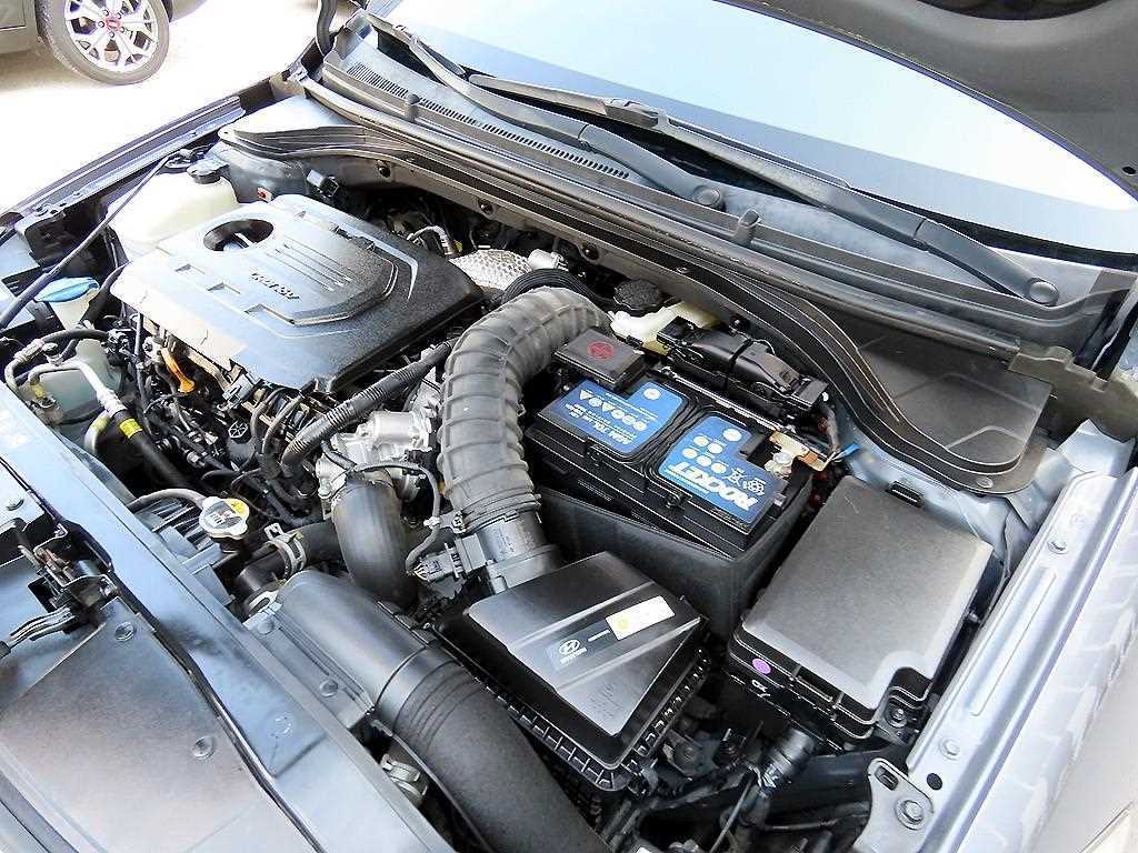 Hyundai Avante — photo 16