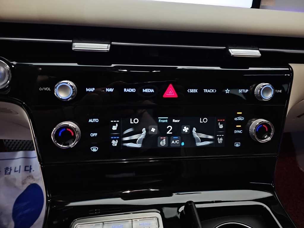 Genesis G80 — photo 10