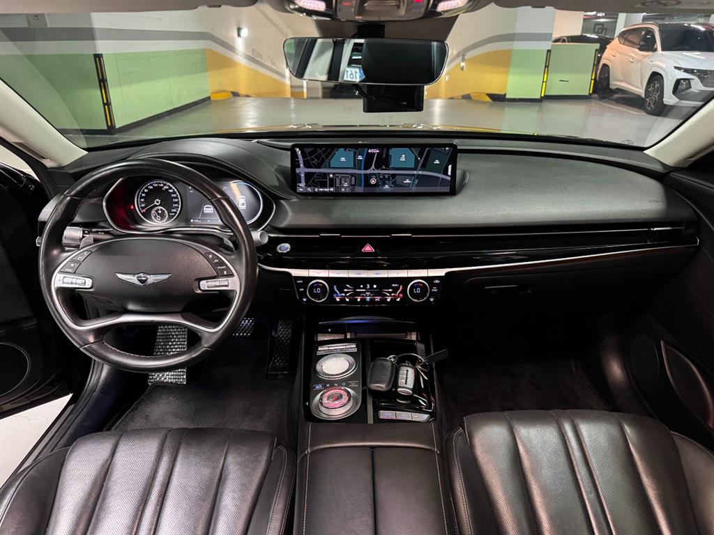 Genesis G80 — photo 08