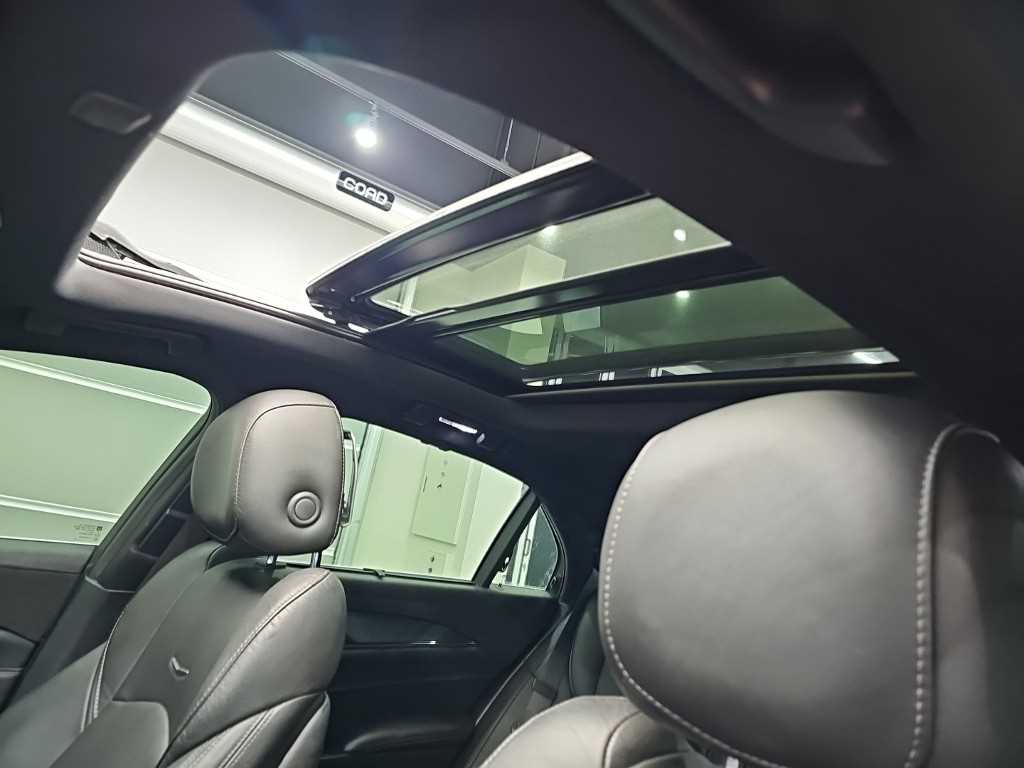 Cadillac CTS — photo 15