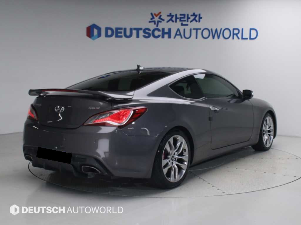Hyundai Genesis — photo 02