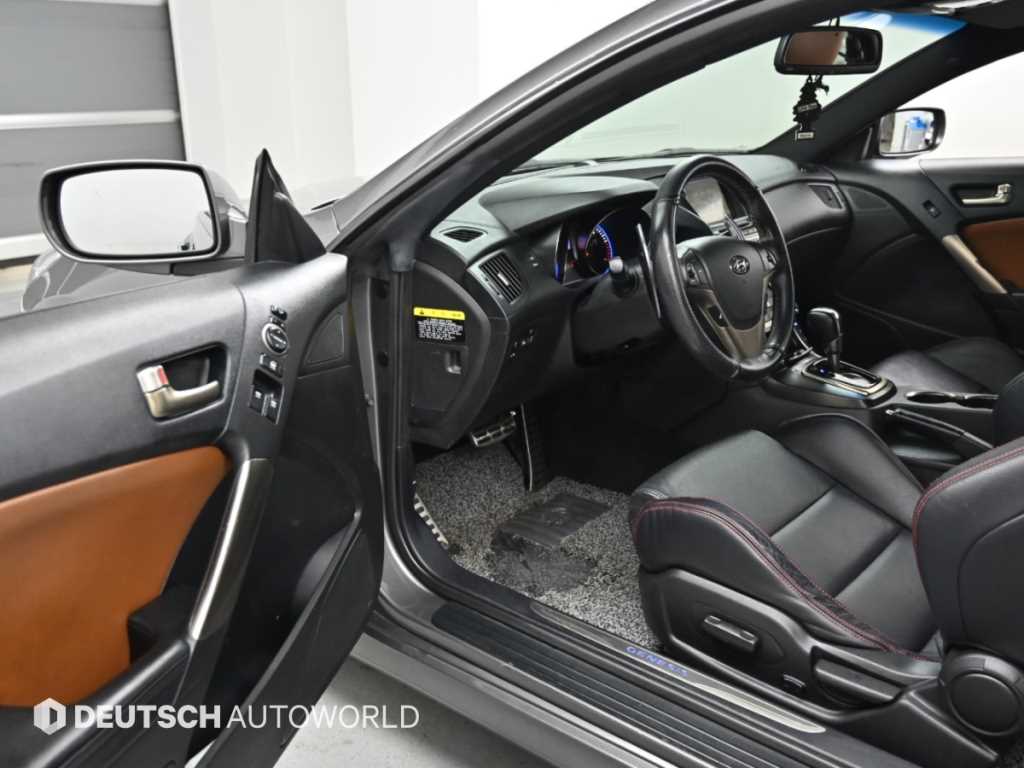 Hyundai Genesis — photo 11