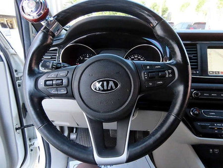 Kia Carnival — photo 09