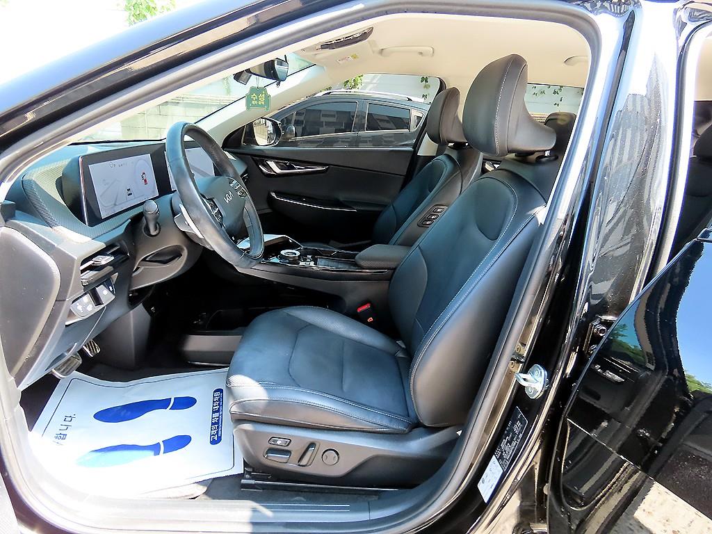 Kia EV6 — photo 05