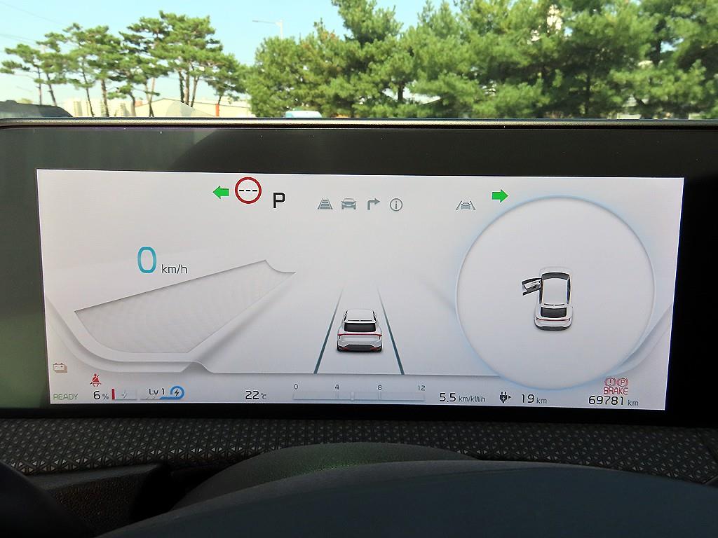 Kia EV6 — photo 09