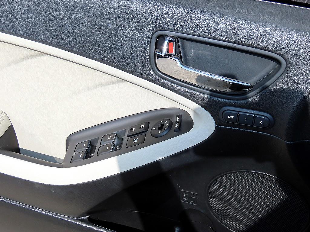 Kia K3 — photo 11