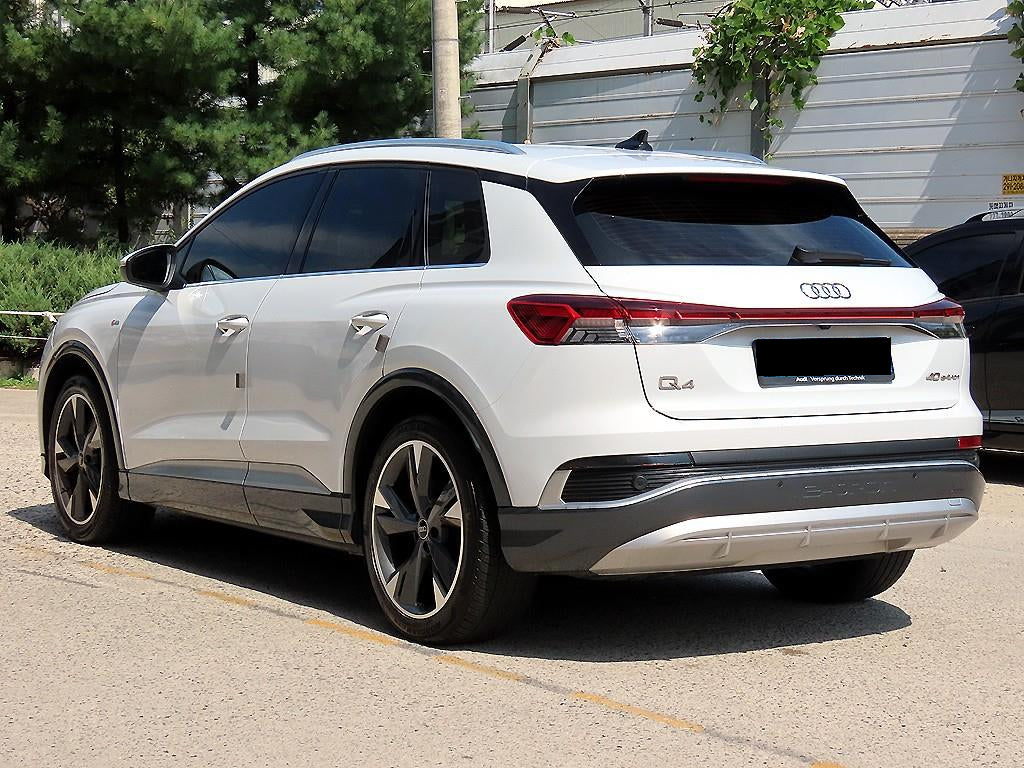 Audi Q4 e-tron — photo 03
