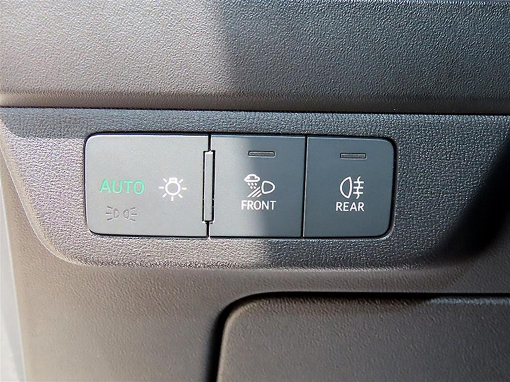 Audi Q4 e-tron — photo 13