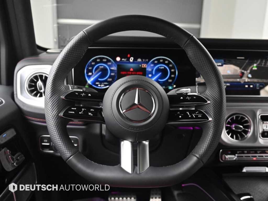 Mercedes-Benz G-Class — photo 13