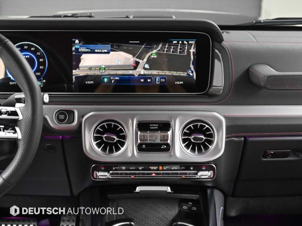 Mercedes-Benz G-Class — photo 14