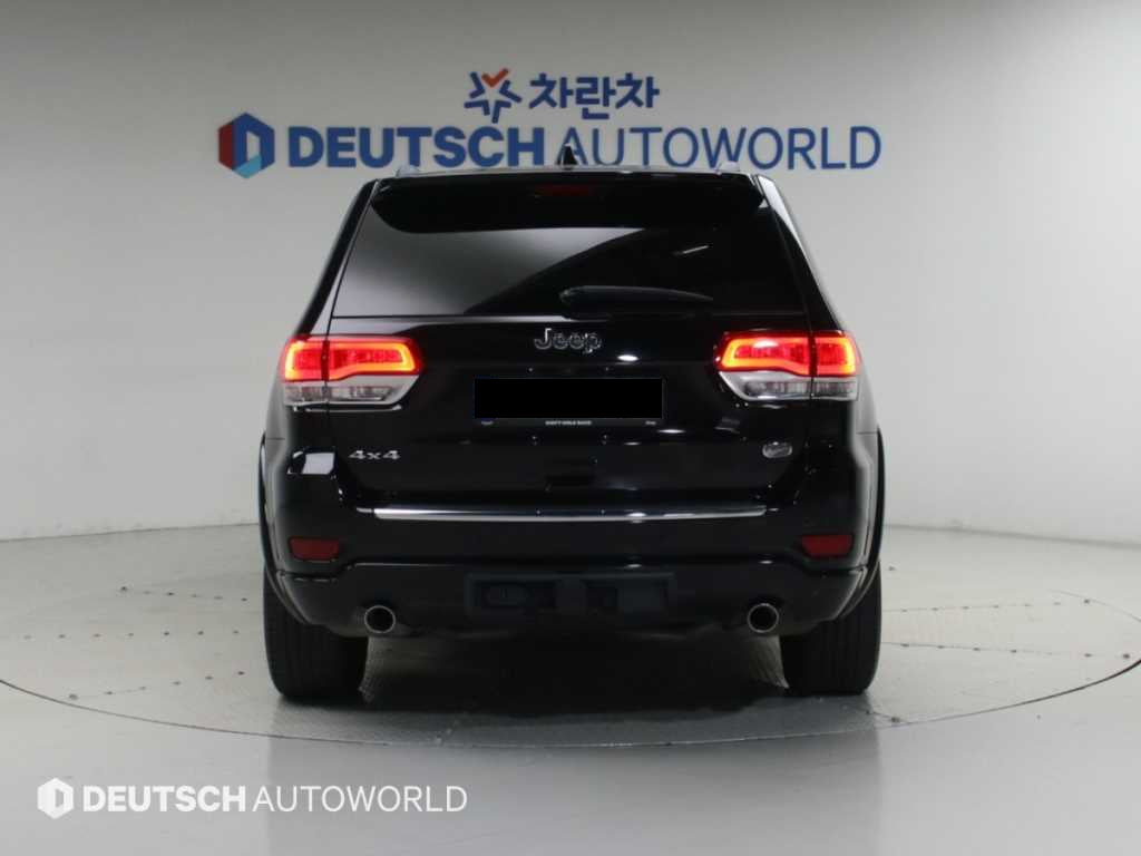 Jeep Cherokee — photo 04