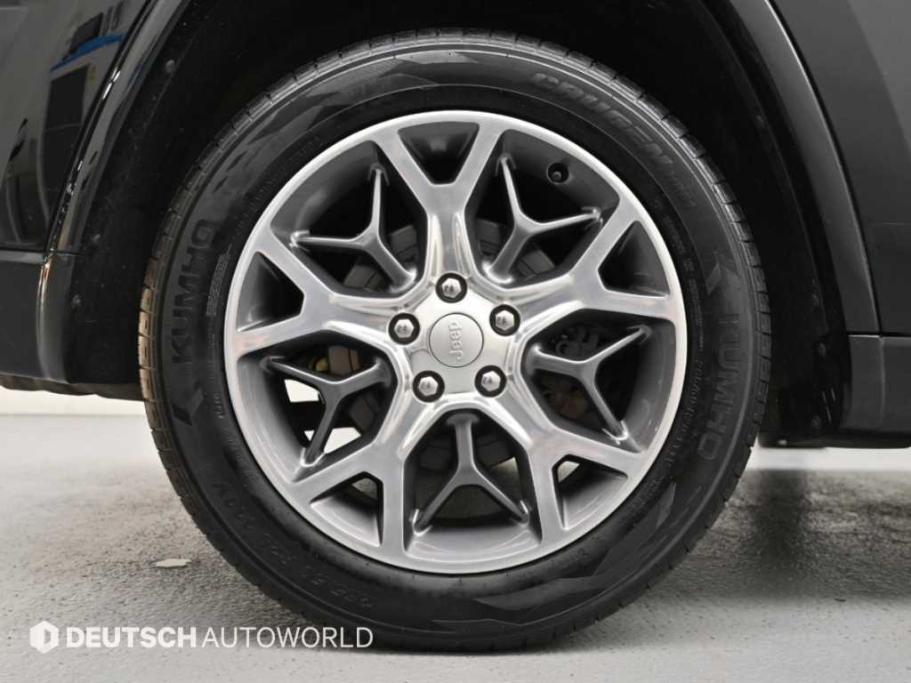 Jeep Cherokee — photo 05