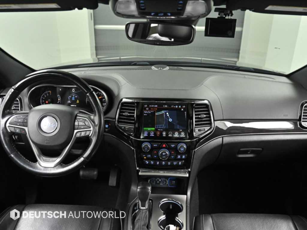 Jeep Cherokee — photo 07