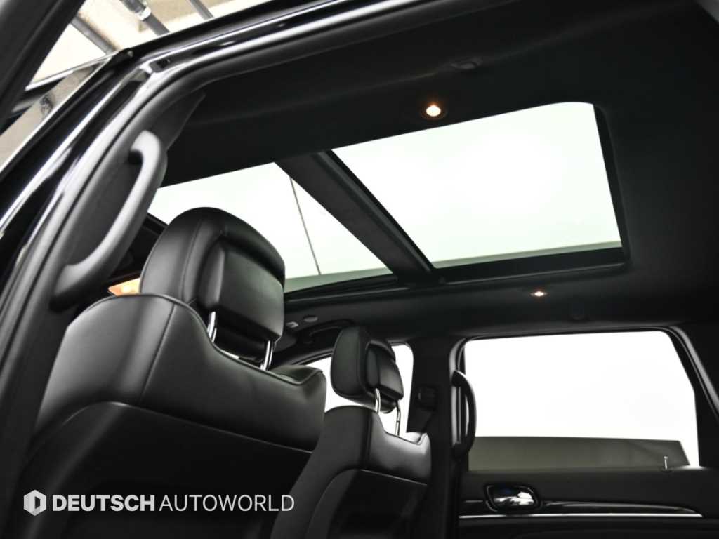 Jeep Cherokee — photo 18