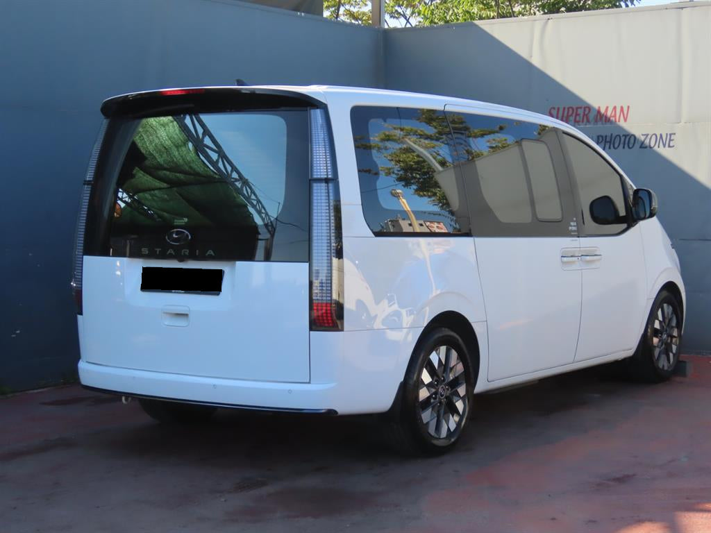 Hyundai Staria — photo 03