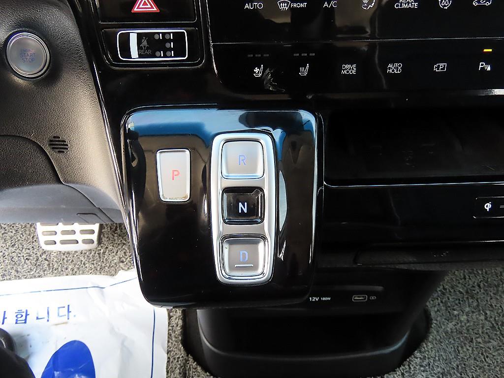 Hyundai Staria — photo 11