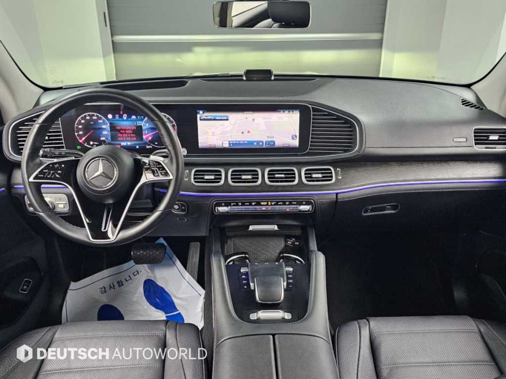 Mercedes-Benz GLE-Class — photo 07