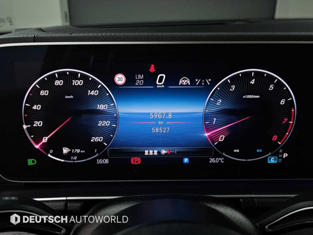 Mercedes-Benz GLE-Class — photo 08