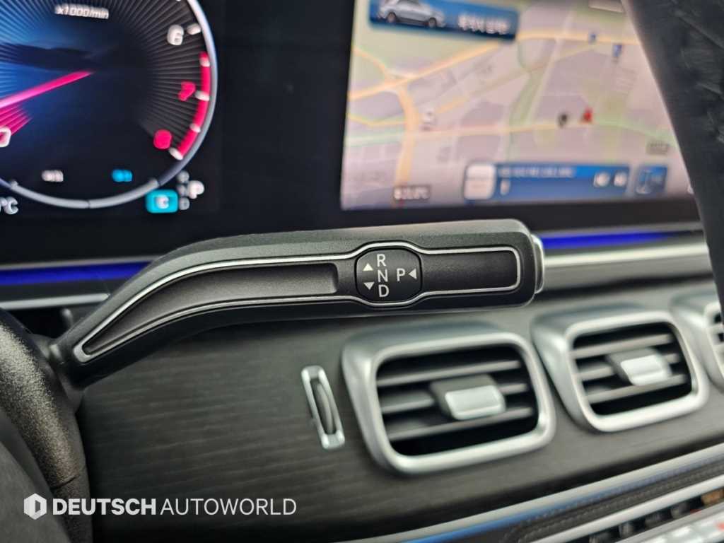 Mercedes-Benz GLE-Class — photo 09