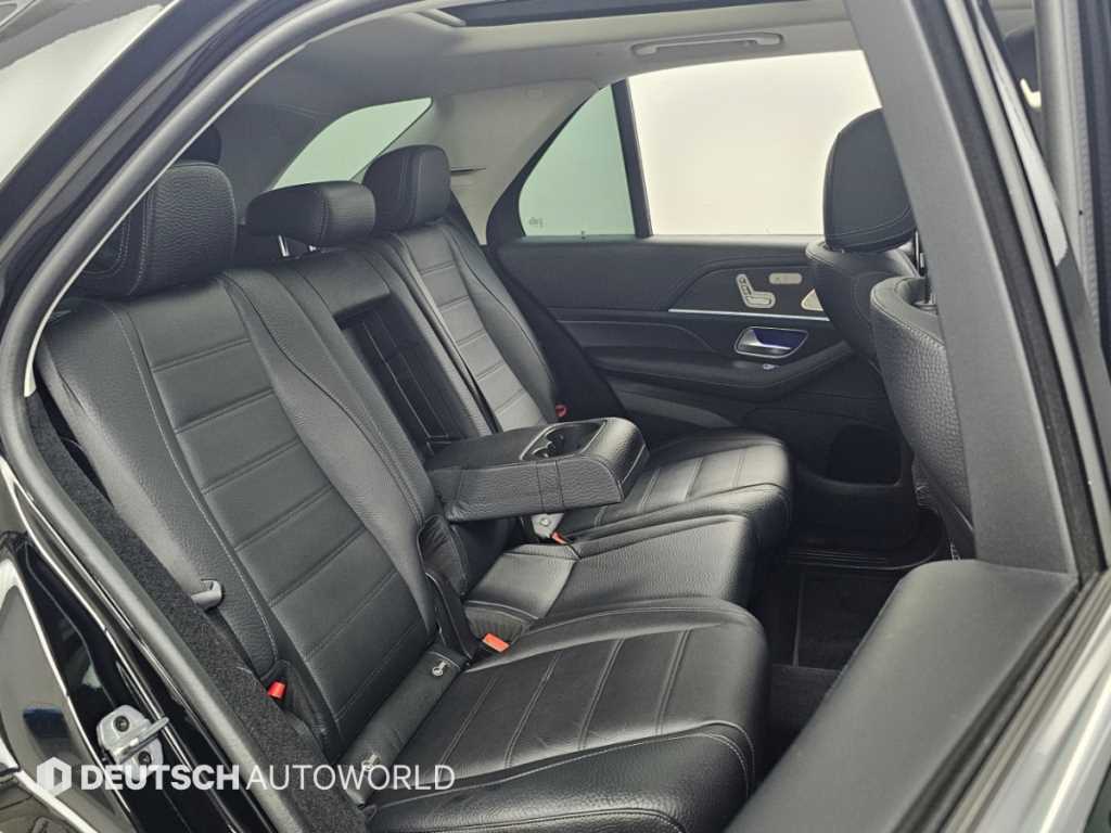 Mercedes-Benz GLE-Class — photo 12
