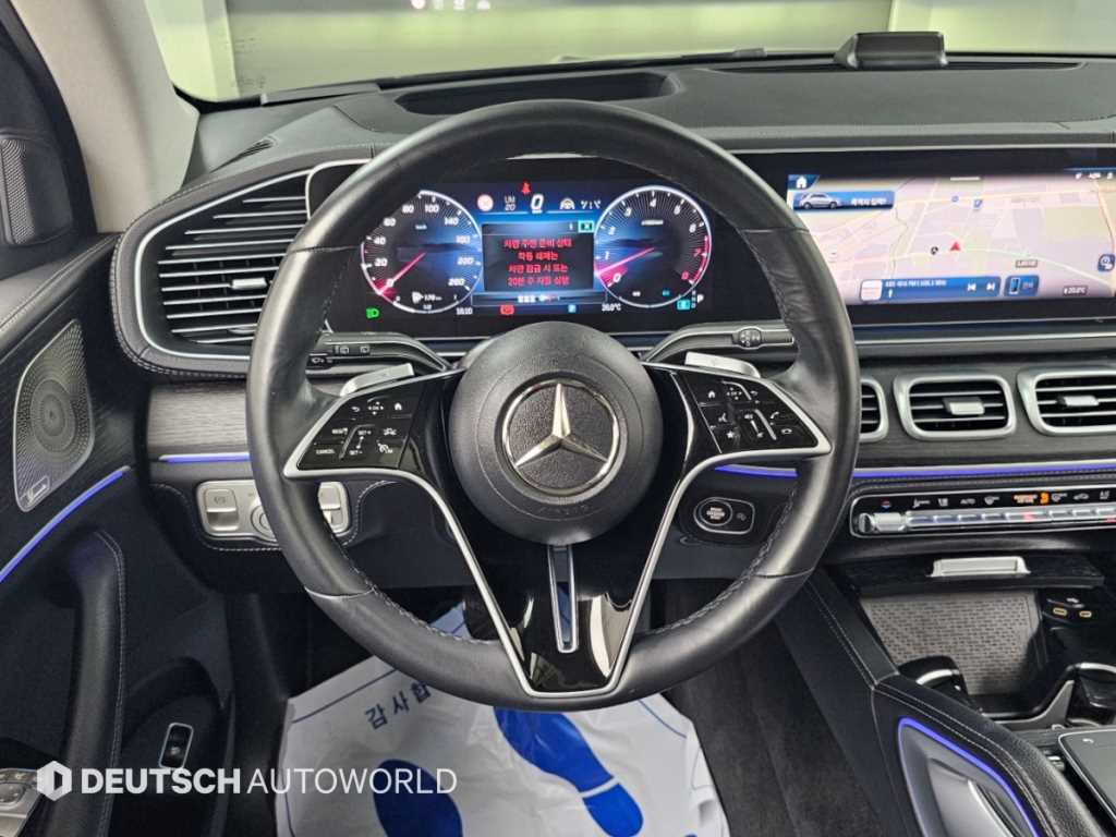 Mercedes-Benz GLE-Class — photo 13