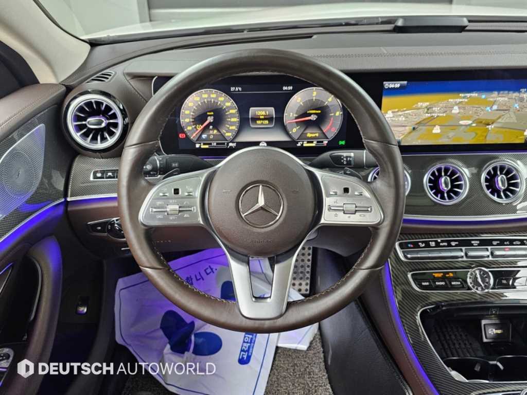 Mercedes-Benz CLS-Class — photo 13