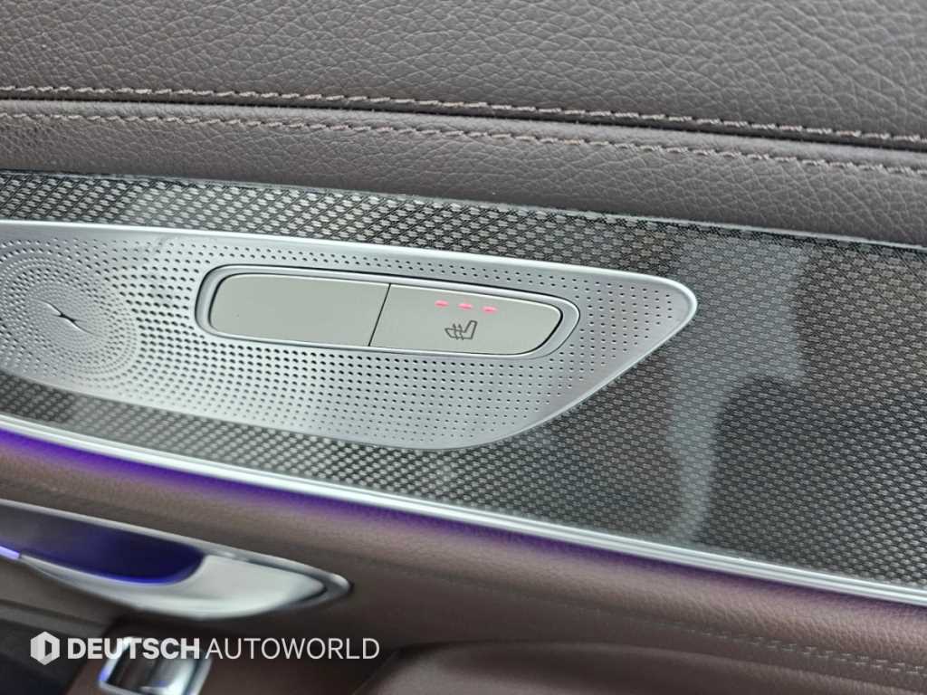 Mercedes-Benz CLS-Class — photo 16