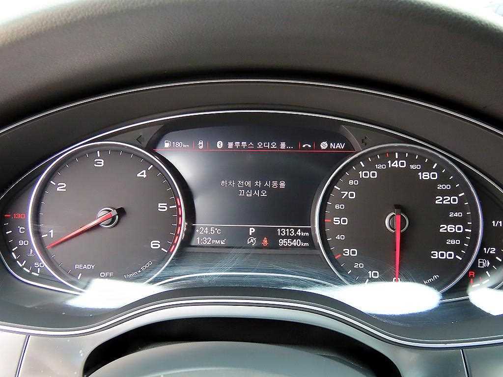 Audi A6 — photo 09