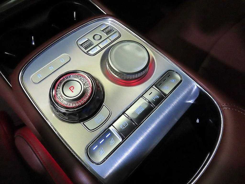 Genesis G90 — photo 12
