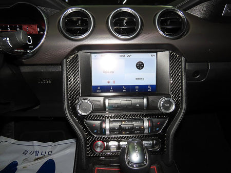 Ford Mustang — photo 11