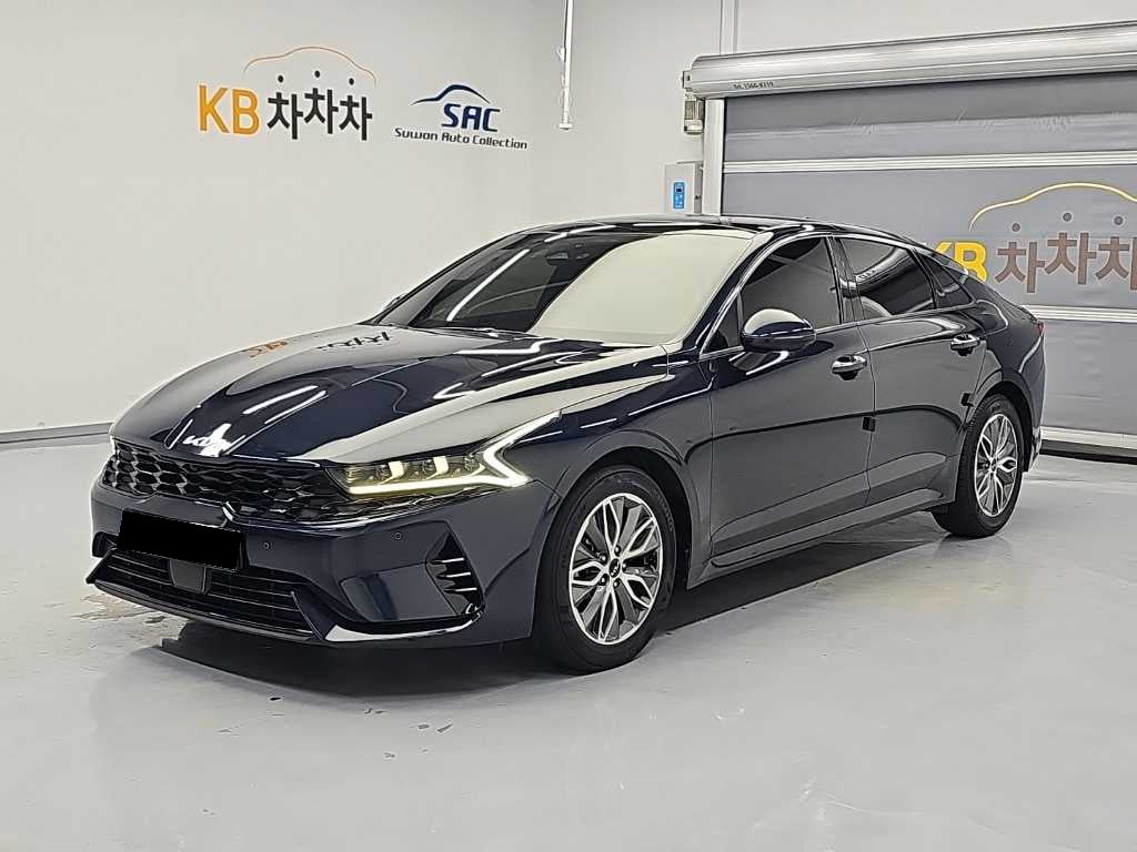 Kia K5 — photo 01