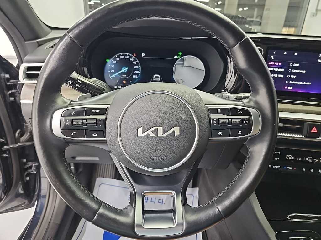 Kia K5 — photo 09