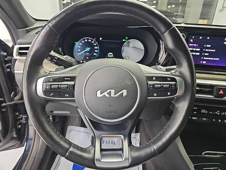 Kia K5 — photo 09