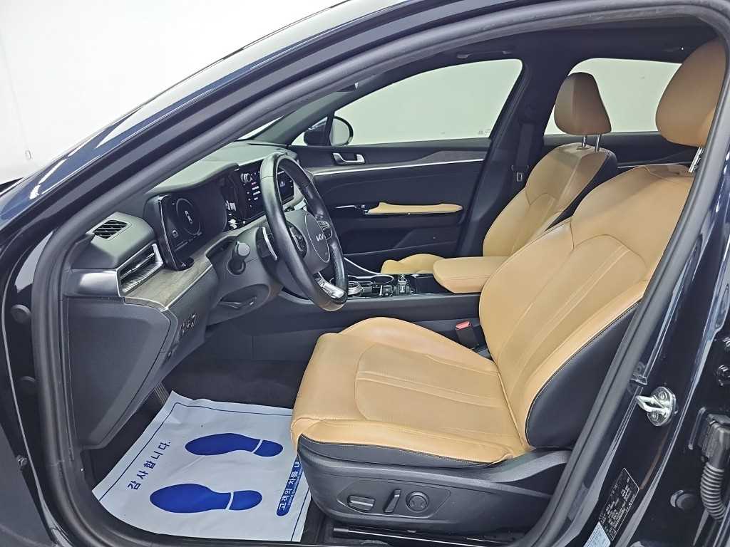 Kia K5 — photo 11