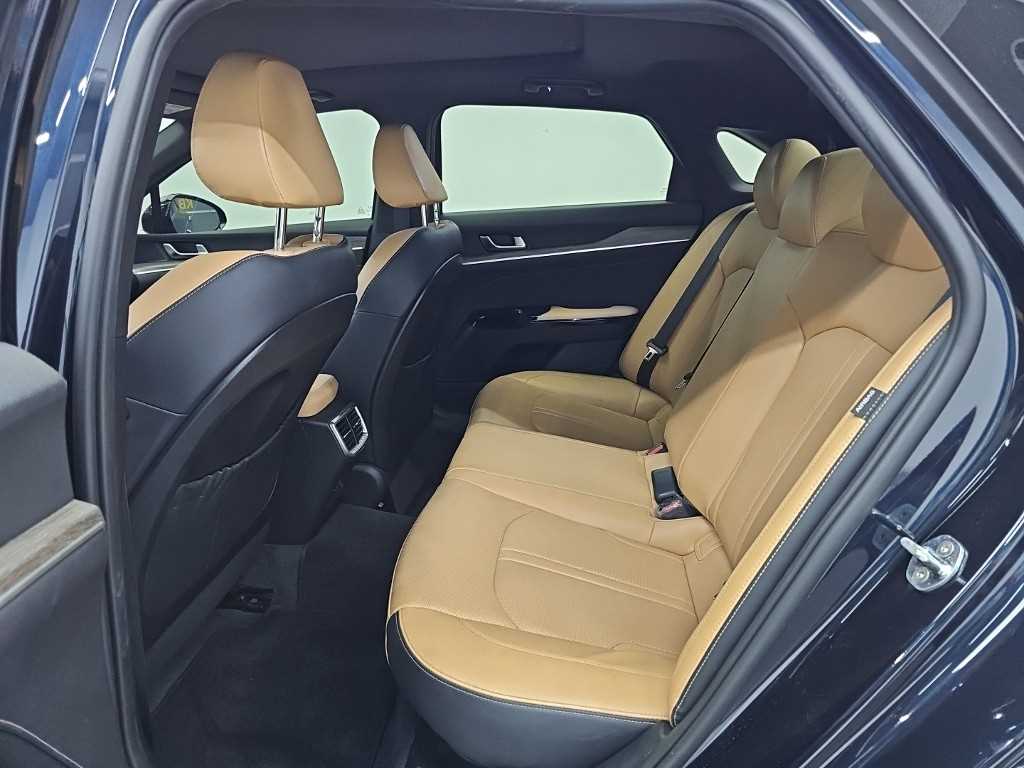 Kia K5 — photo 12