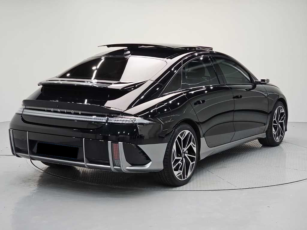 Hyundai Ioniq6 — photo 04