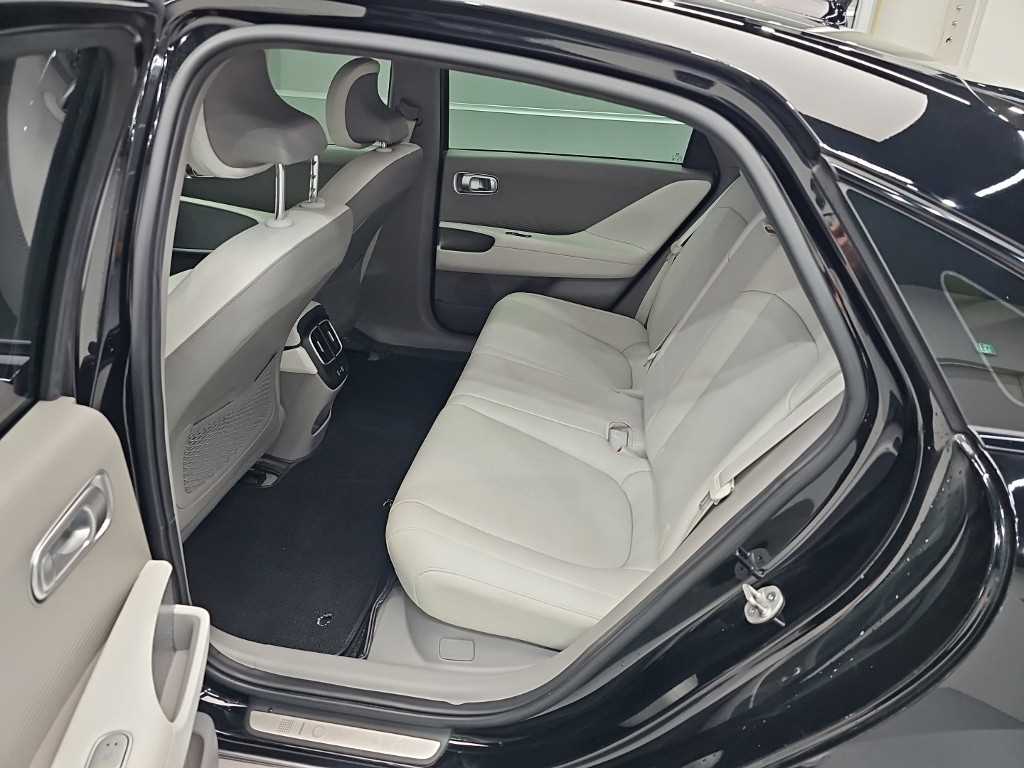 Hyundai Ioniq6 — photo 12