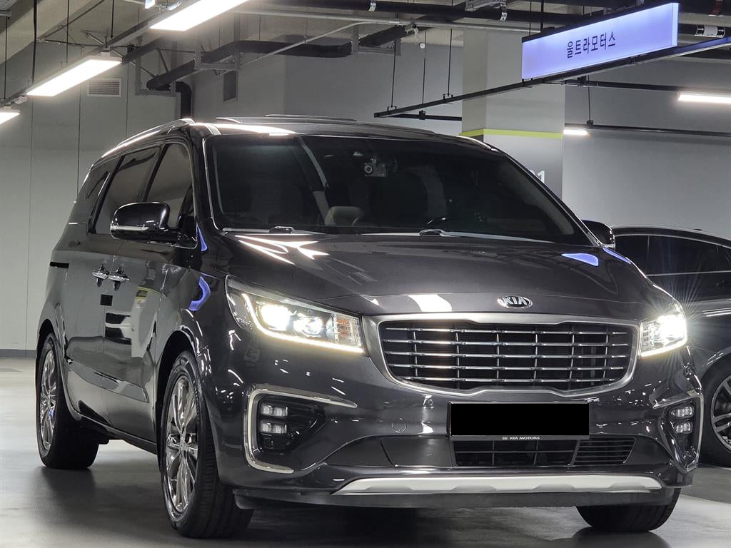 Kia Carnival — photo 02