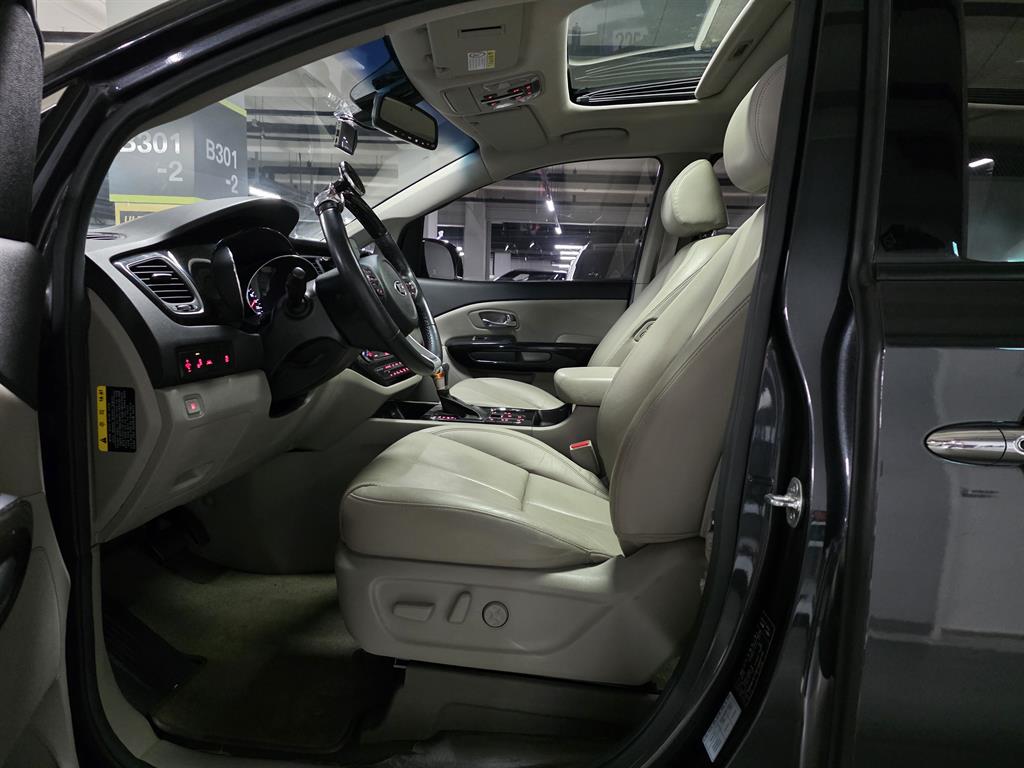 Kia Carnival — photo 06