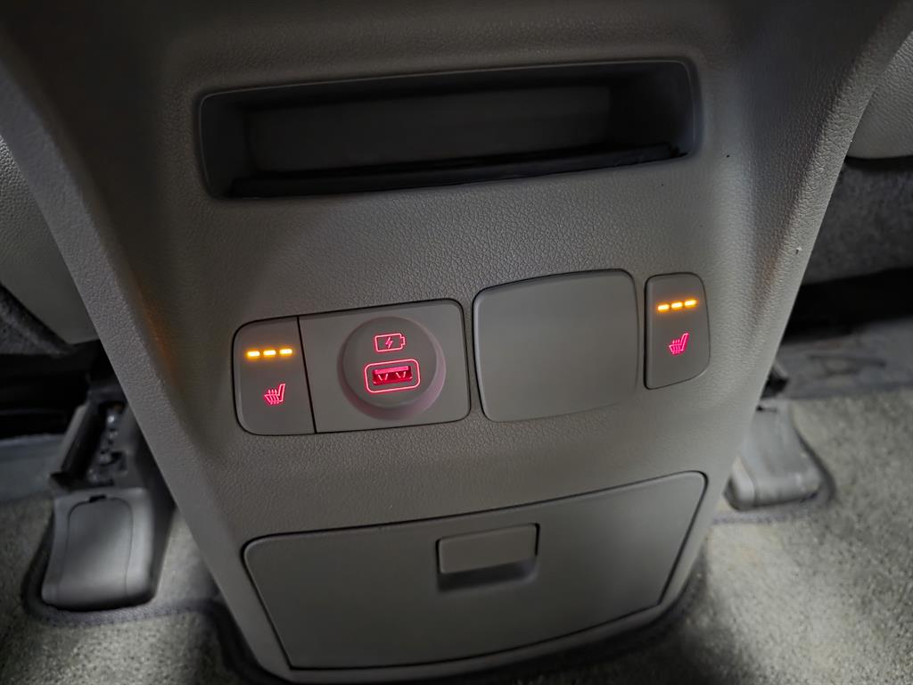 Kia Carnival — photo 08