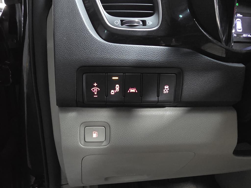 Kia Carnival — photo 09